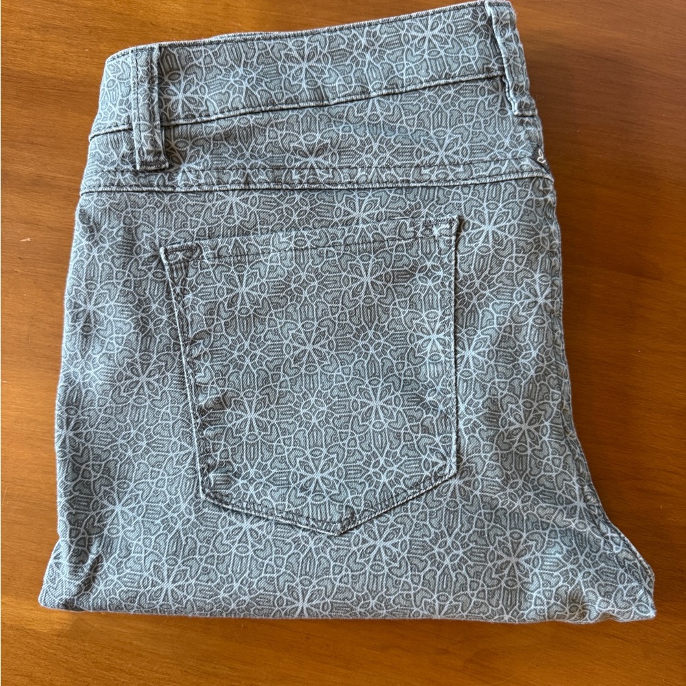 Prana Kara Jeans in greyish blue “Silver Spain” pattern - EUC. Size 8/29